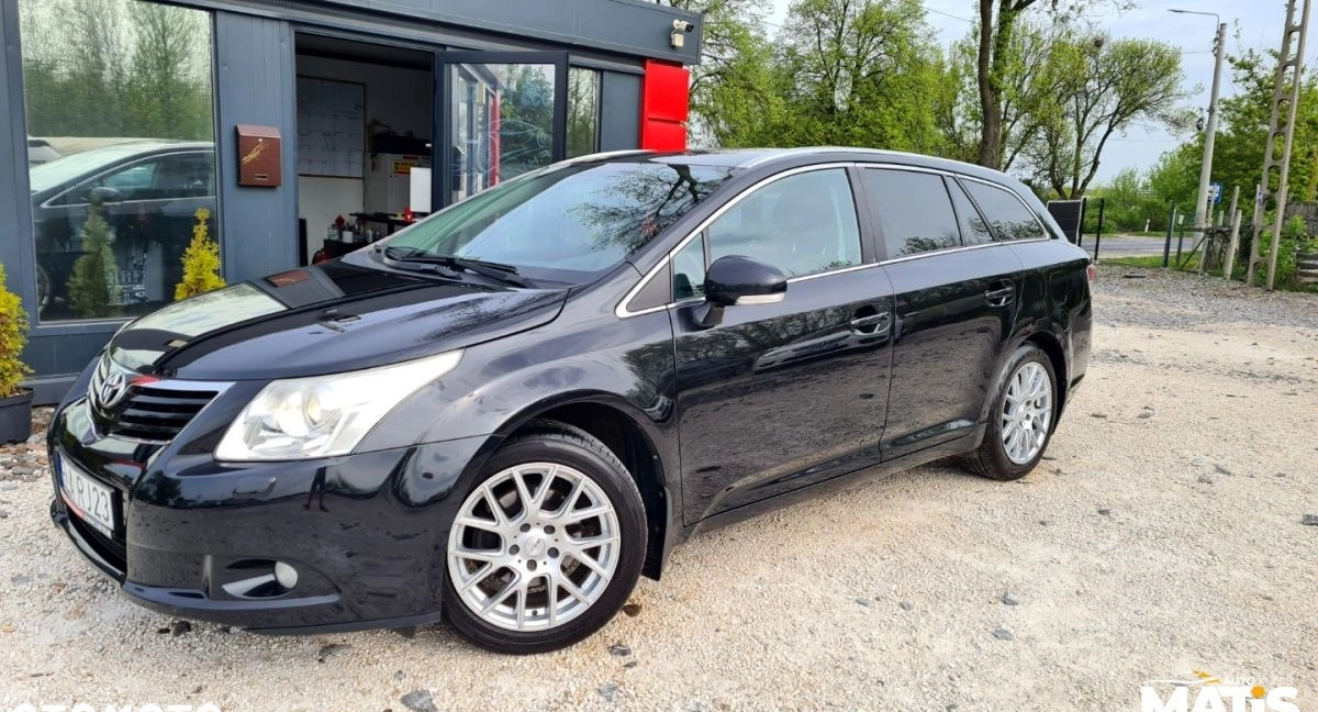 Toyota Avensis cena 34900 przebieg: 235000, rok produkcji 2011 z Wojnicz małe 781